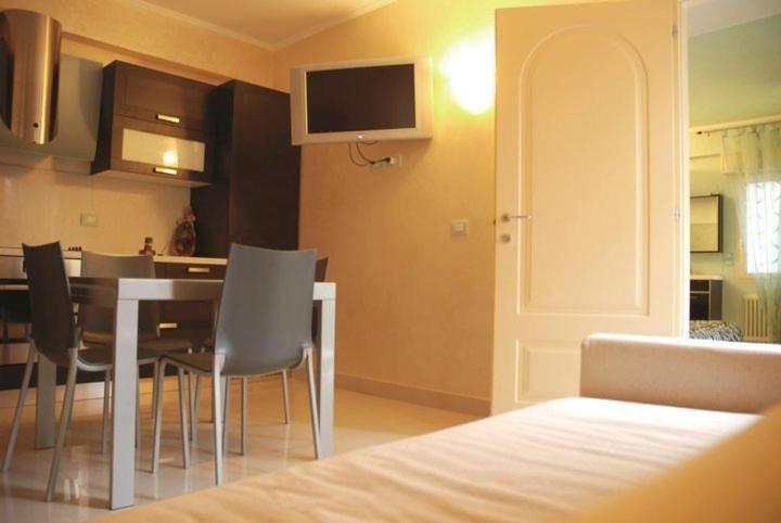 Hotel Residence Veliero Riccione Luaran gambar