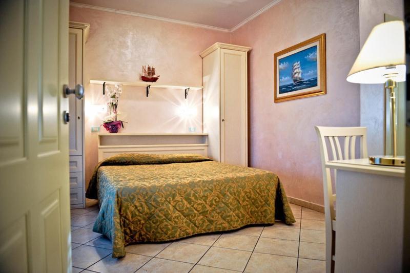 Hotel Residence Veliero Riccione Luaran gambar